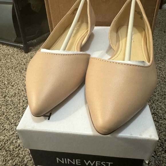 Nine West D’orsay Flats - Picture 2 of 6